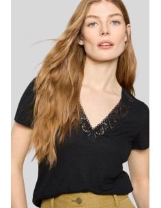 TEE SHIRT AVEC DENTELLE -...